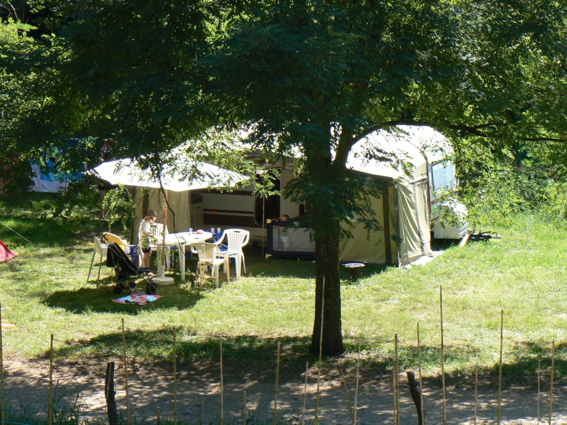 Camping les Acacias – Uzer